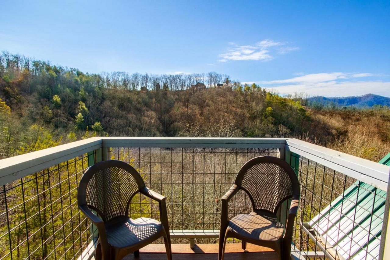 Black Bear Reserve - Mtn View, Hot Tub, Game Room Sevierville Exterior photo